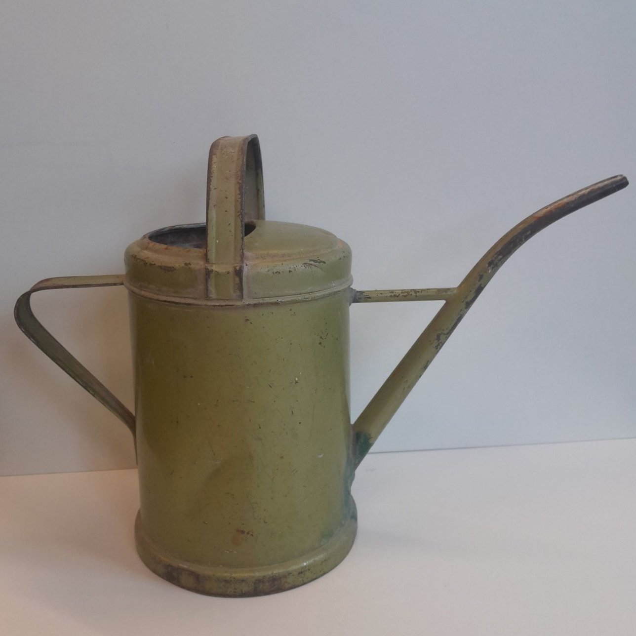 Vintage Metall-Giesskanne – grün, ca. 1950er Jahre